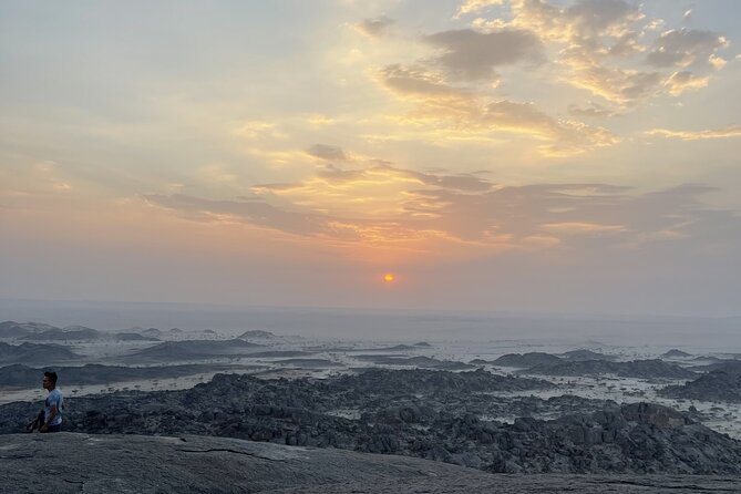 4 Hours Charming Moon Valley Hike Experience in Jeddah - Practical advice for a smoother afternoon
