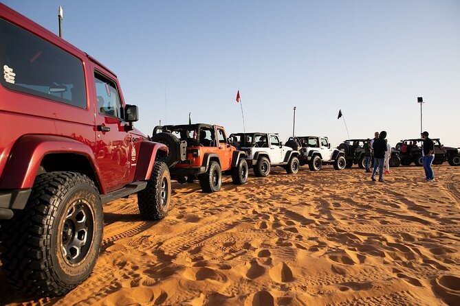 4X4 Dune Bashing with Sand Boarding in Pyramids of Saudi Arabia - What the private format adds