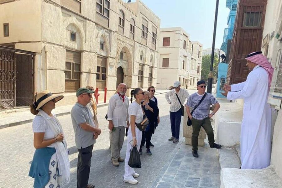 Al Balad Old Town Tour in Jeddah Historical City - A smooth start from your Jeddah hotel