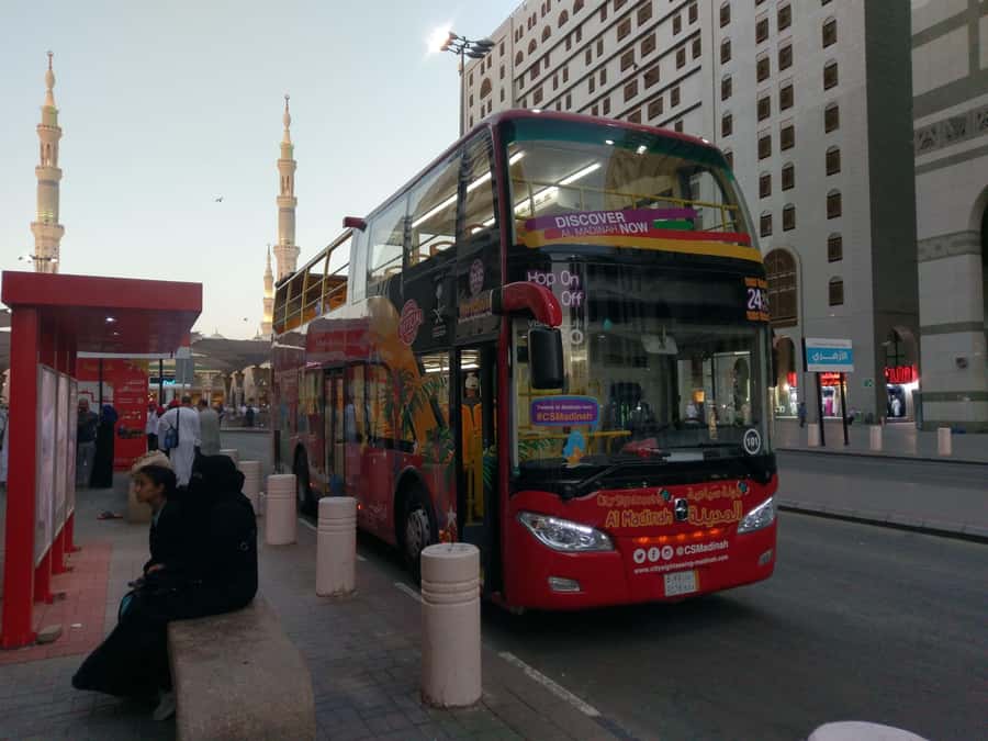 Al Madinah: City Sightseeing Hop-On Hop-Off Bus Tour - Who should book this Madinah bus tour?