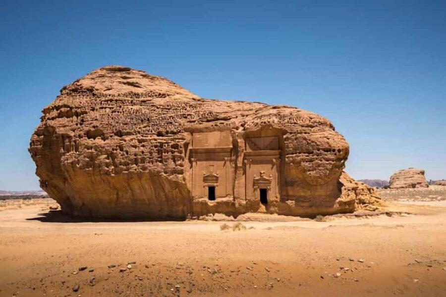 Al-Ula: Hegra, Dadan, and Ikmah Highlights Tour - Dadan, a city shaped by caravan trade