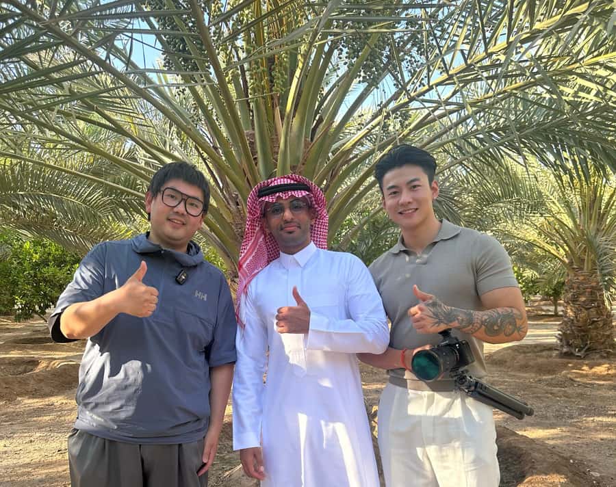 AlUla: Discover AlUla Like a Local Guided Tour - Maraya, the mirror building in the desert
