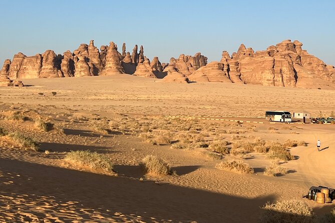 Alula Full Day Tour - Old Town: mud-brick streets and pilgrimage routes