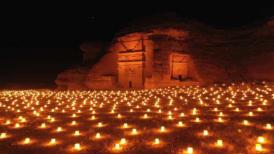 AlUla: Hegra After Dark Show with Chariot Ride - Food, fragrance, and market activities