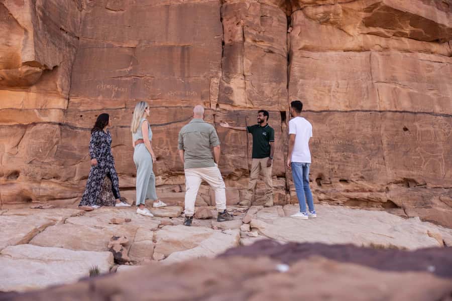 AlUla: Sharaan Platinum Dinner Safari - Four courses around the canyon braai