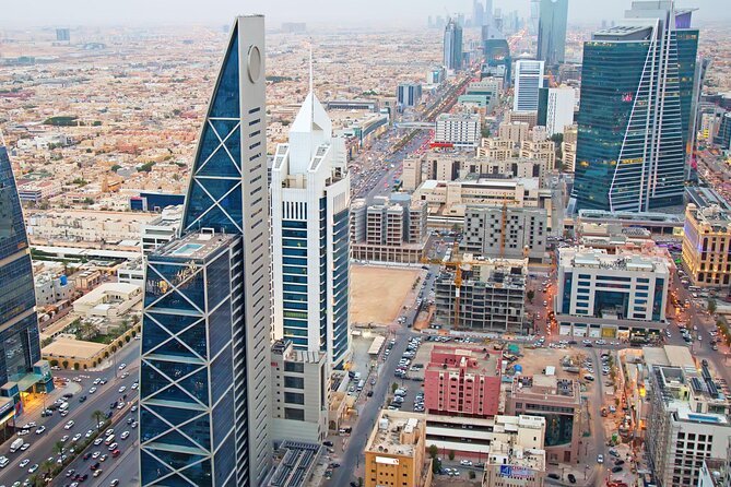 Arrival Transfer: Riyadh Airport RUH to Riyadh by Business Car - Finding your driver after baggage collection
