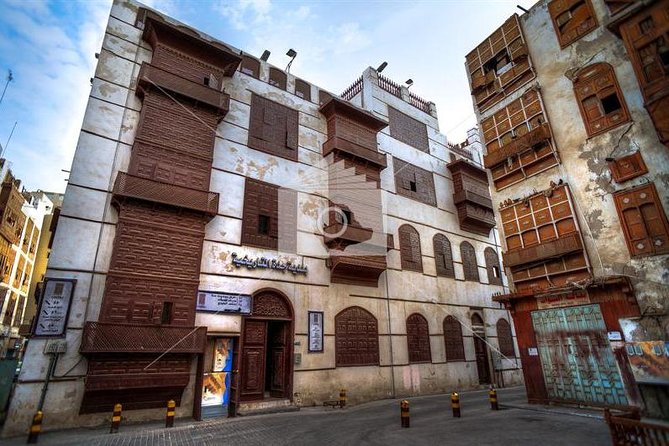 discover Jeddah city - Entering Historical Jeddah, the single main stop