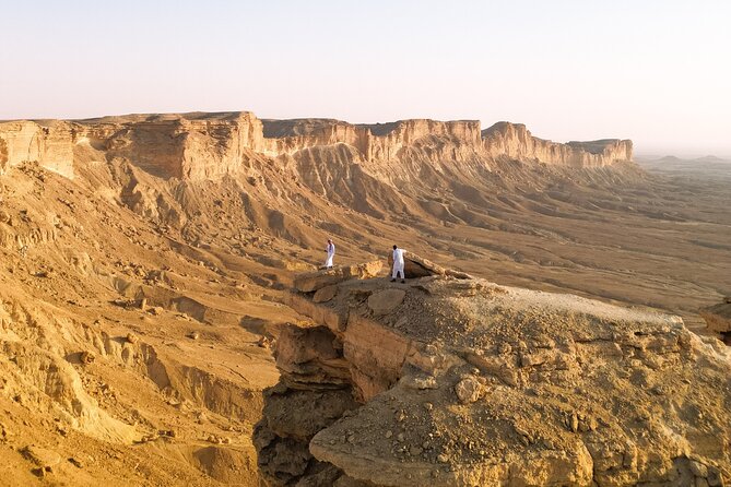 Edge of the World & Keshta in Riyadh - Riding the Manjour Trail in a 4x4