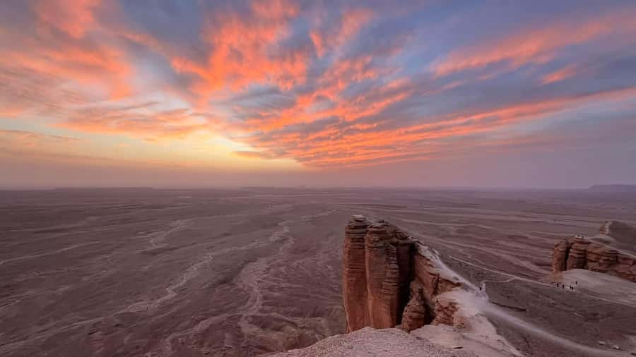 Edge of The World Riyadh,Camel Ride ,Bat Cave Visit & Dinner - The best parts of this desert outing