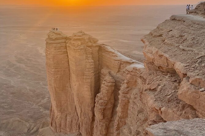 Explore Edge of The World in a Private Trip with Saudi Dinner - Why this private Riyadh trip works well