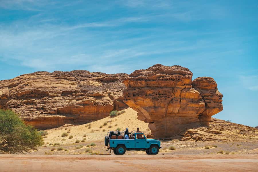 Fancy Tour of Hegra in a Vintage Land Rover - Arriving at Hegra South Entrance
