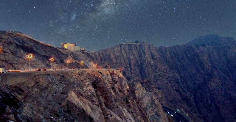 From Jeddah & Makkah: Taif Full Day Tour with Lunch - Lunch, transport, and the private format