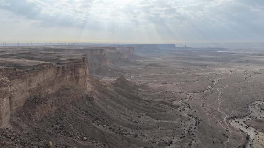 From Riyadh: Edge of the World and Darb Al-Manjoor Adventure - Is $120 per person good value?
