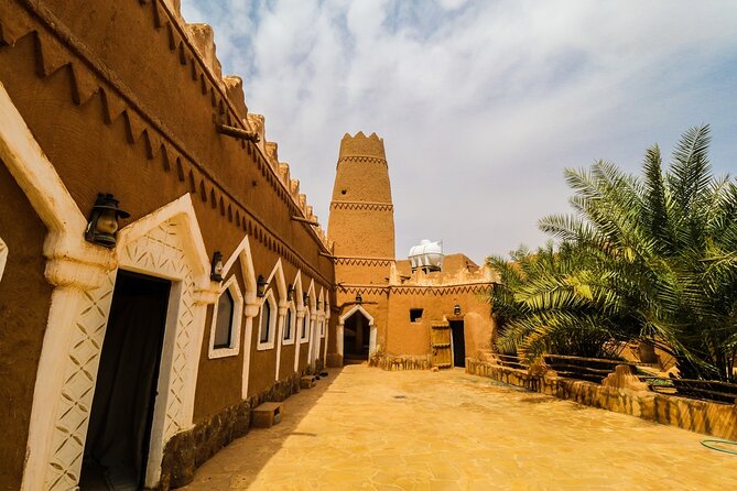 Full-Day Ushayger Tour with Lunch from Riyadh - Lunch in the dunes or at a restaurant