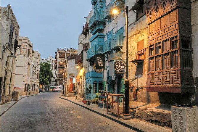 Guided Tour in Jeddah by local woman - What a woman guide adds to the experience
