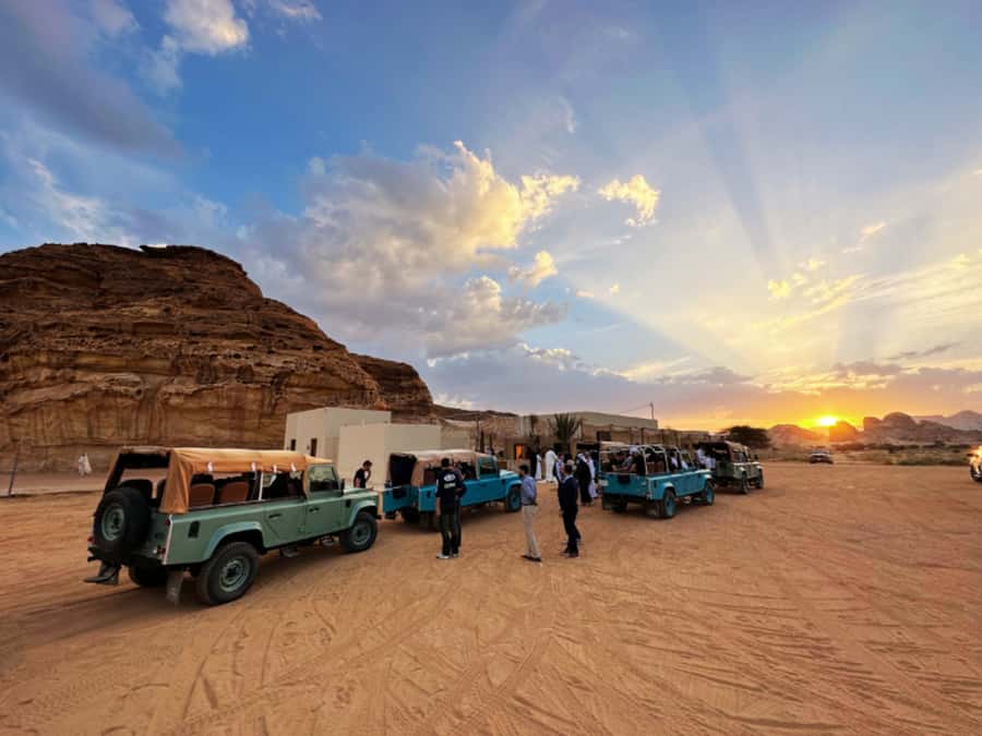 Hegra Tour: AlUla’s No.1 Haven For Nature, Wildlife Lovers - The open-top 4x4 ride through Hegra
