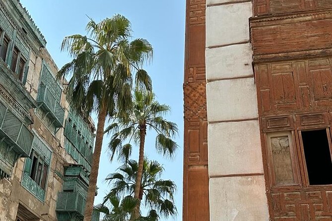 Historic District Tour in Jeddah by a Local Guide - Starting at Bab Alfurdhah and Bab Jadid