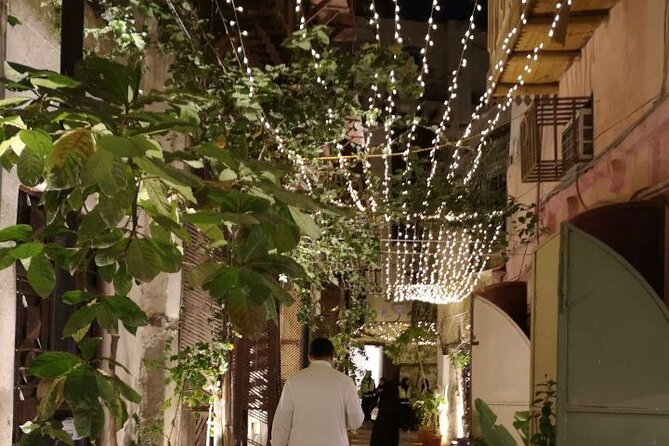 Historic District Tour in Jeddah by a Local Guide - Souq Al Alawi and the Qabel Trail