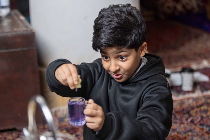 Interactive Saudi Cuisine and Cultural Experience - Testing your nose with Saudi spices