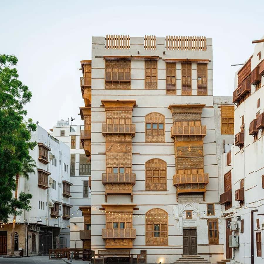 Jeddah: Al-Balad Old Town Tour with Guide - Arabic coffee, dates, and a pause in Al-Balad