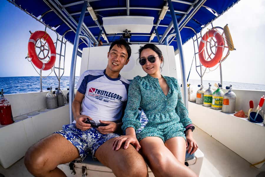 Jeddah: Guided Snorkeling Trip with Snacks and Drinks - Setting out with a small group