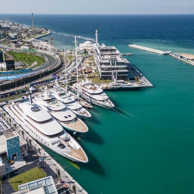 Jeddah: Guided Tour of the Old City Al-balad - Modern Jeddah at the waterfront