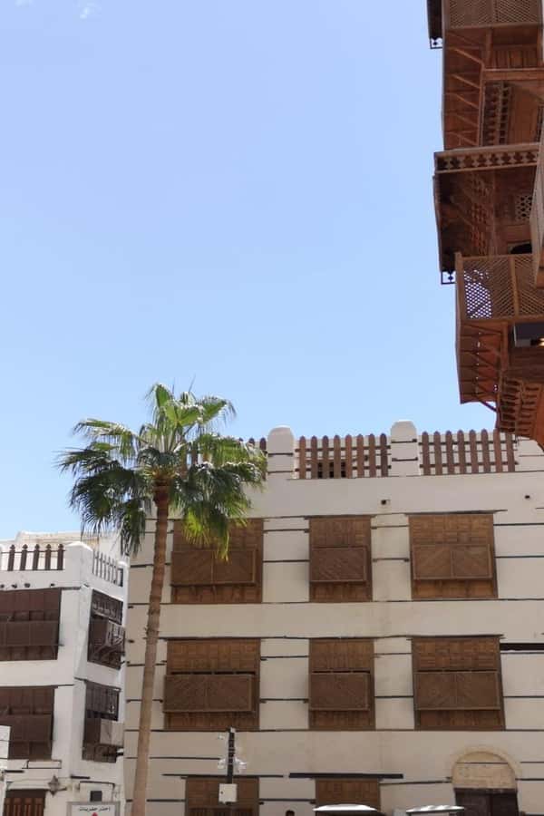 Jeddah: Historic District Tour by a Local licensed Guide - What the guide adds