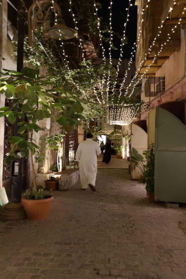Jeddah: Historic District Tour by a Local licensed Guide - The unnamed short stops along the route