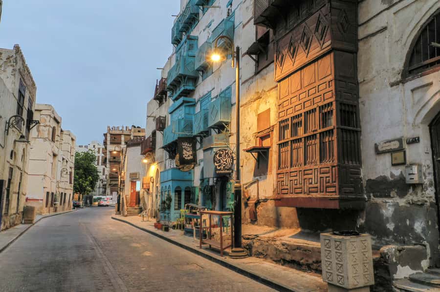 Jeddah: Jeddah Heritage Chronicles Tour with optional lunch - Walking through Al-Balad and Gabel Street