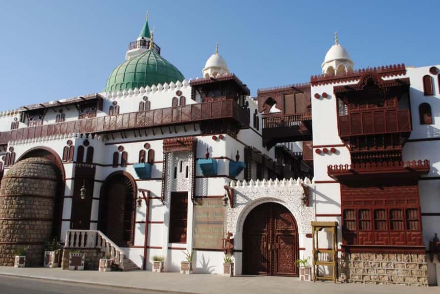Jeddah: Jeddah Heritage Chronicles Tour with optional lunch - Mosques beside the water and in the old quarter