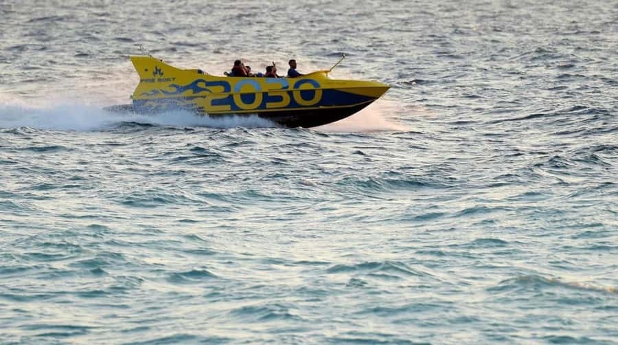 Jeddah: Red Sea Speedboat Tour with Captain - The first 15 minutes from Jeddah Corniche
