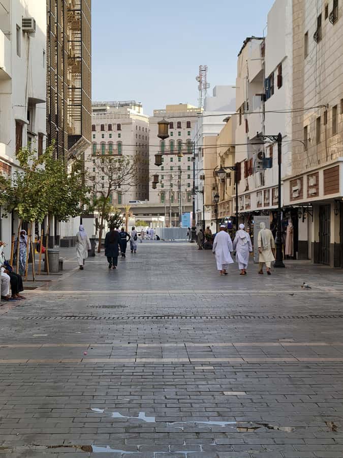 Madina: Guided Tour of the City's Historical Sights - Qiblatain and the change in prayer direction