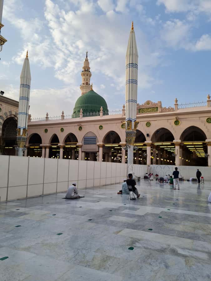 Madina: Guided Tour of the City's Historical Sights - Starting with Masjid Imam Bukhari