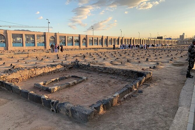 Madinah Ziyarats (Private tour) - The private vehicle is useful, but the car can vary