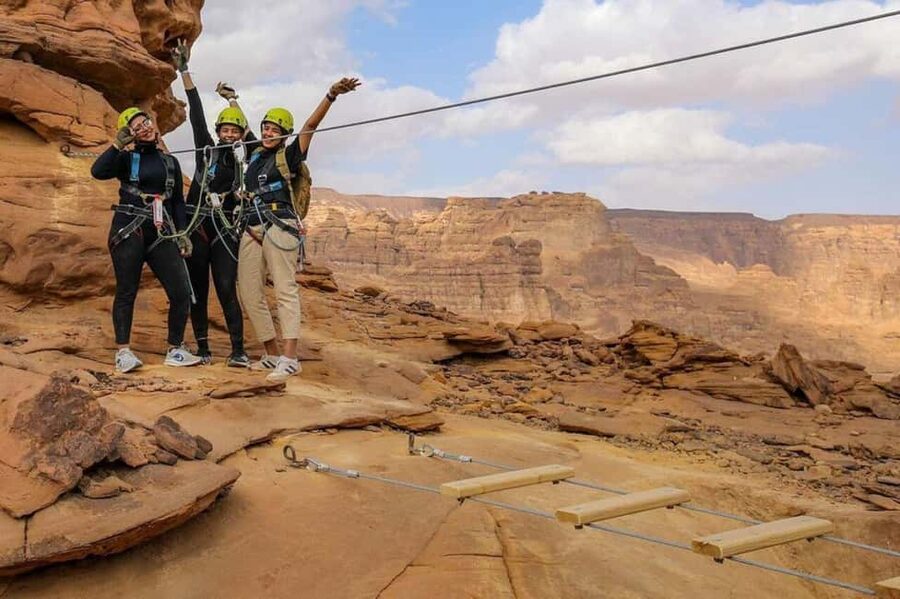 Private Abseiling in Alula Desert. - Key points at a glance