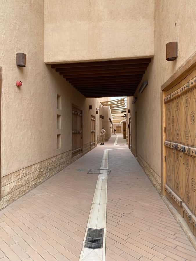 Riyadh: Al-Diriyah, Al-Masmak, Souq Al-Zal, & Boulevard Tour - Souq Al-Zal: Shopping with a cultural purpose