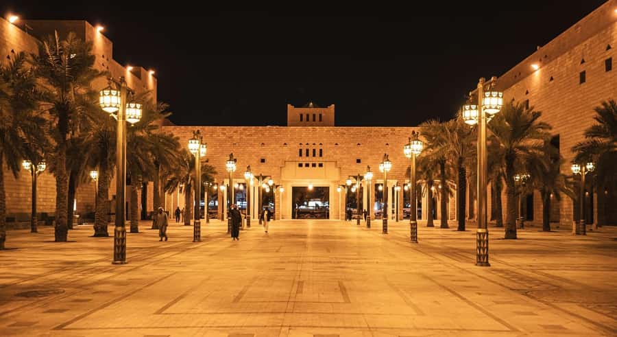 Riyadh city tour - Masmak Fortress and the story of modern Saudi Arabia