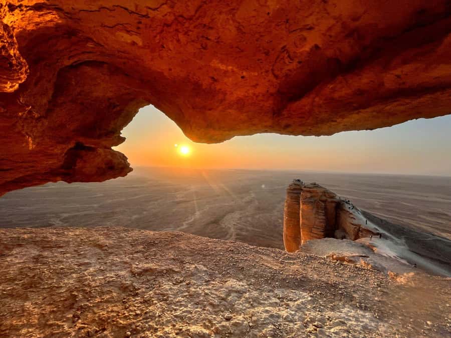 Riyadh: Edge Of The World and Bats Cave Tour by 4x4 - Leaving Riyadh for the Najd plateau