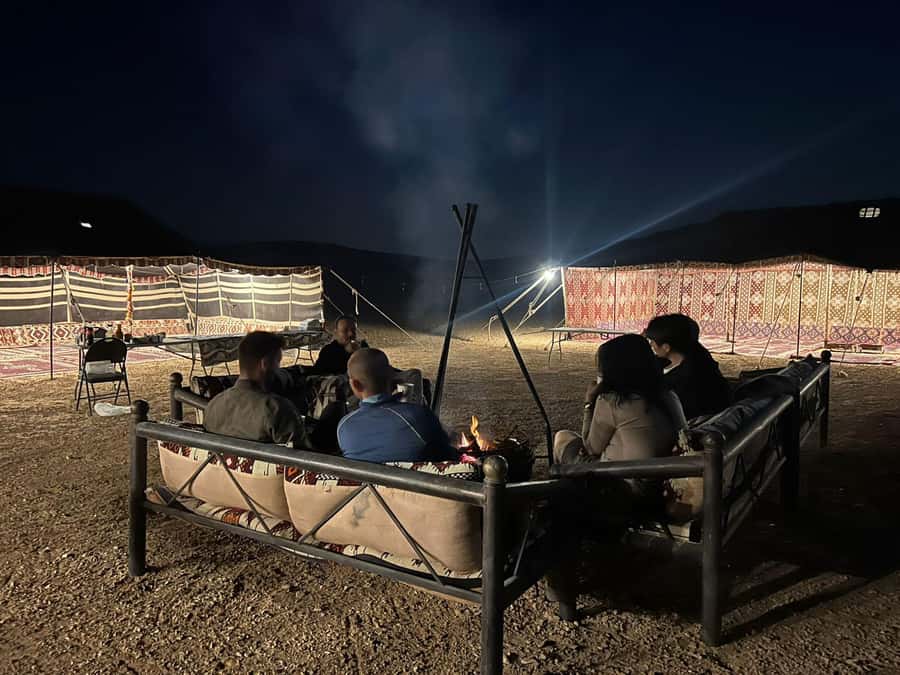 Riyadh: Edge Of The World and Bats Cave Tour by 4x4 - Guides make the difference