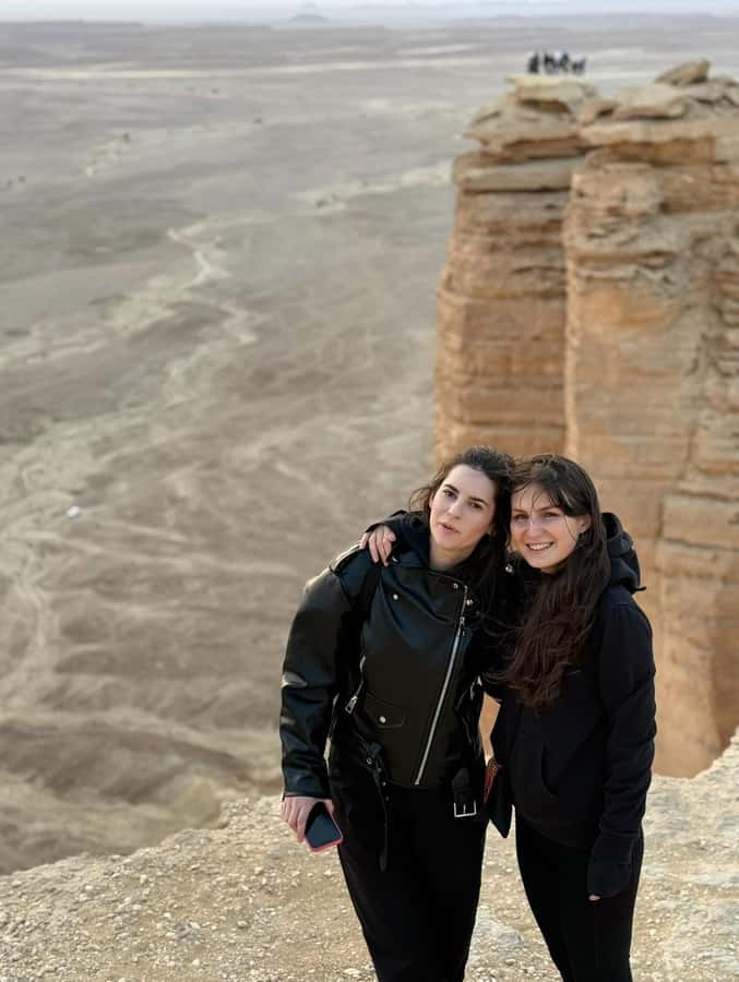Riyadh: Edge Of The World, camels &Stargazing with 4x4 - Guides, language, and group style