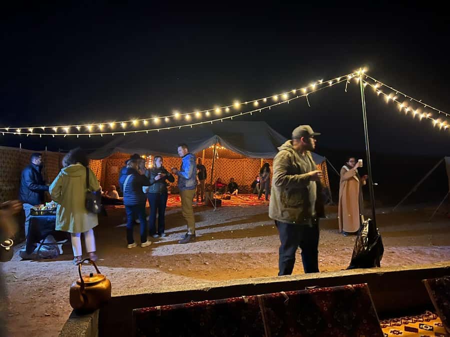 Riyadh: Edge of The World with dinner & Campsite Shared Tour - Sunset over the Tuwaiq mountains