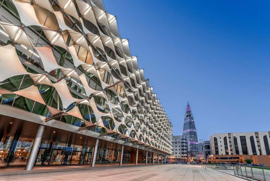 Riyadh: Full-Day Riyadh Exploration Tour with Optional Lunch - Dirah Souq brings the old center back to life