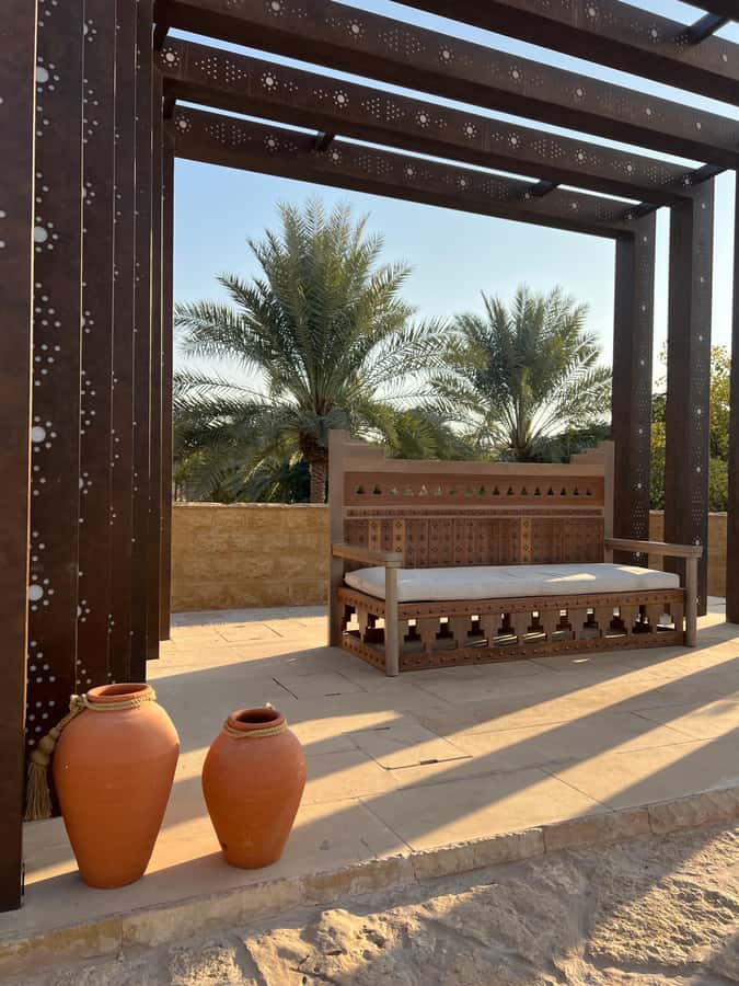 Riyadh: Masmak Fort, Souq AlZal, and Murabba Palace Tour - Souq AlZal, where old objects still change hands