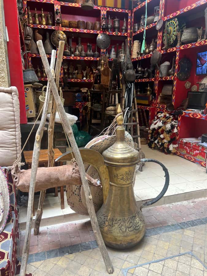 Riyadh: Masmak Fort, Souq AlZal, and Murabba Palace Tour - A useful stop at the King Abdulaziz Foundation