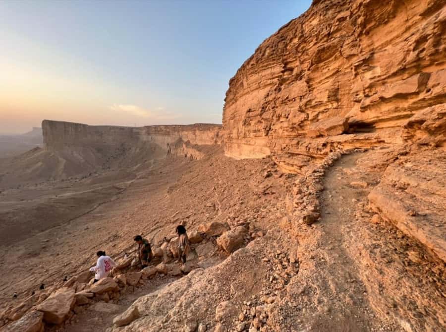 Riyadh: Trip to Edge of the World - Walking the Darb Al-Manjoor trail