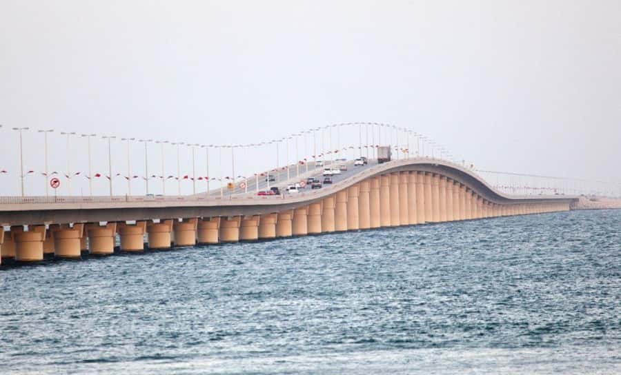 Saudi Arabia Tour from Bahrain including Traditional Meal - Who will enjoy this five-hour outing?