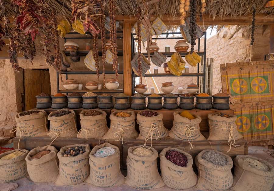 Tour AlUla's Old Town - What the guide adds to the experience