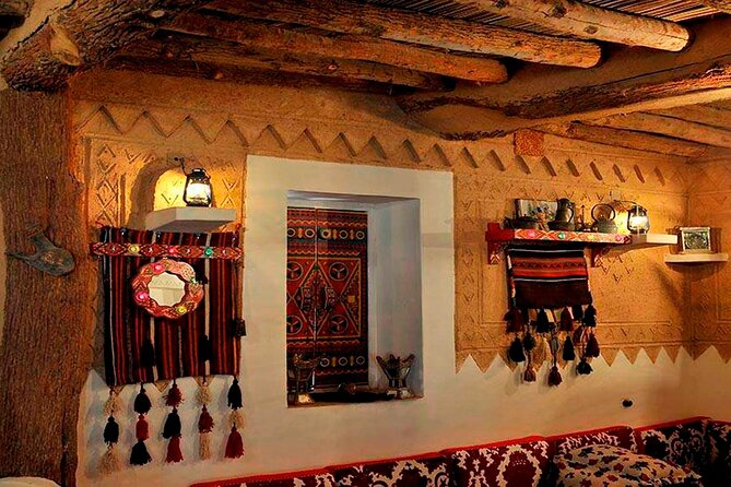 Traditional SAUDI Dinner Experience - Group Size, Comfort, and Personal Attention